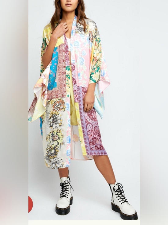 Intimately By Free People Other - Free people Patch with love Satin Kimono Robe - Pink Multi